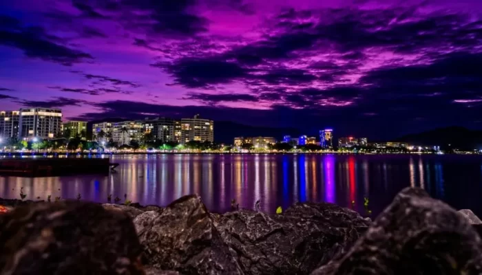 Cairns-at-night-1024x538.jpg Cairns-at-night-1024x538.jpg