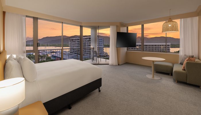 0E0A0472-r 0E0A0472-r